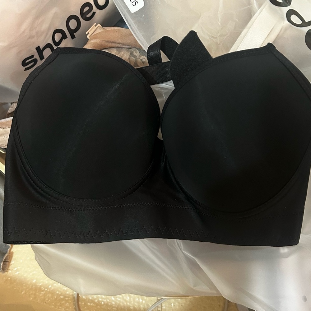 Black push-up bra